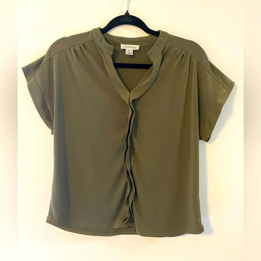 Olive Green, Short Sleeve Blouse w/ Décorative Edging, Size M. - Picture 1 of 2